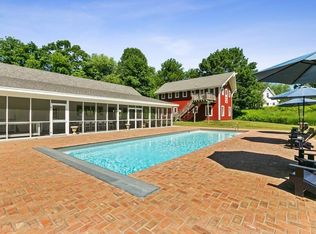 2126 E Glendora Rd, Buchanan, MI 49107