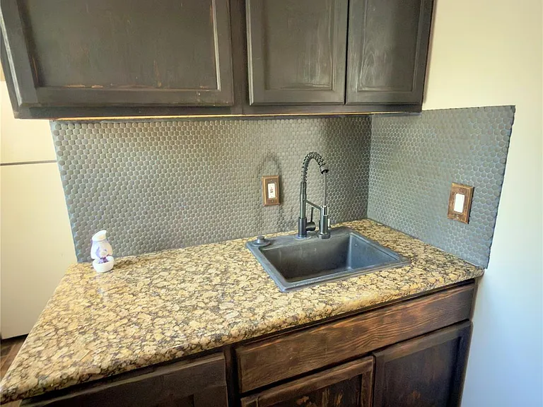125 McDowell Rd — Photo 4