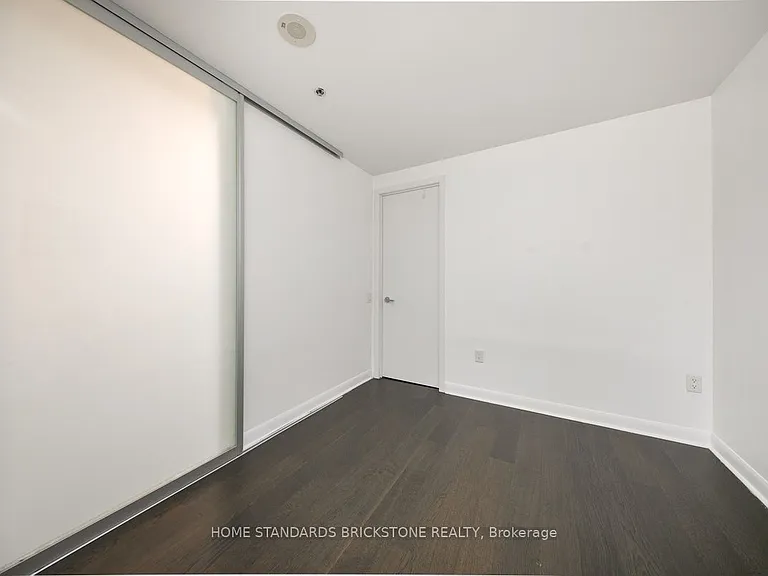 375 King St W #506 — Photo 23