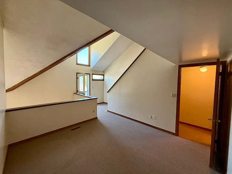 105 Tremont Ave #C — Photo 15
