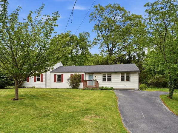 25 Carol Ln, Malvern, PA 19355
