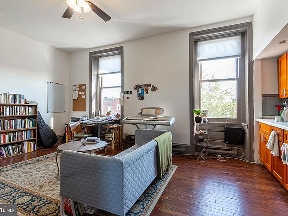 5th image of 2318-24 E York St #3F