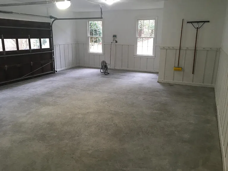 Kitchen garage port entry