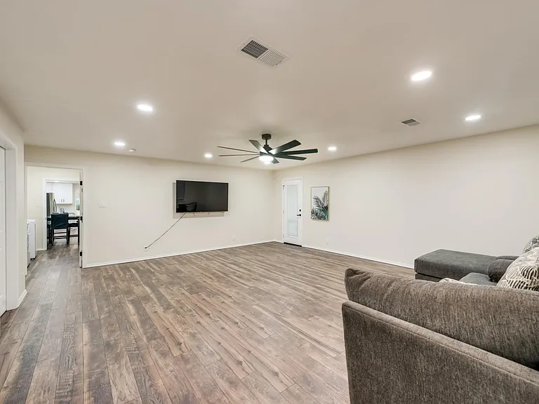 7754 Querida Ln — Photo 24