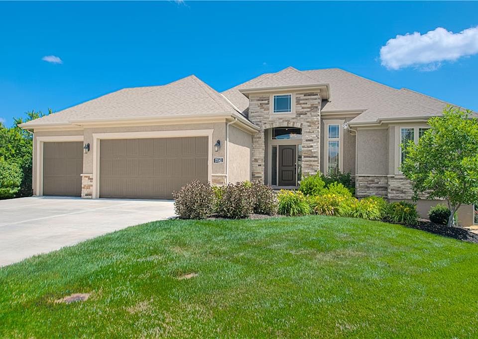 17041 Ballentine St, Overland Park, KS 66221 | Zillow