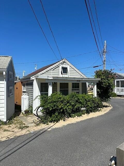 2nd image of 217 Old Wharf Road