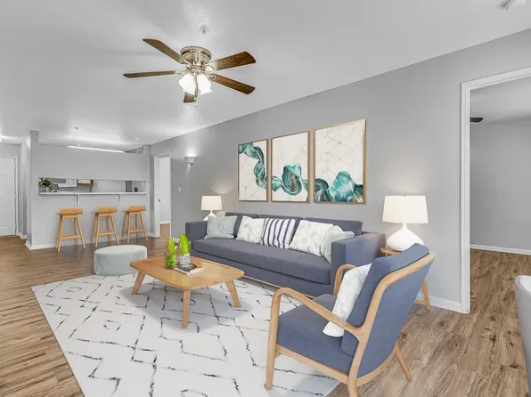 517 Southwest Pkwy APT 301, College Station, TX 77840