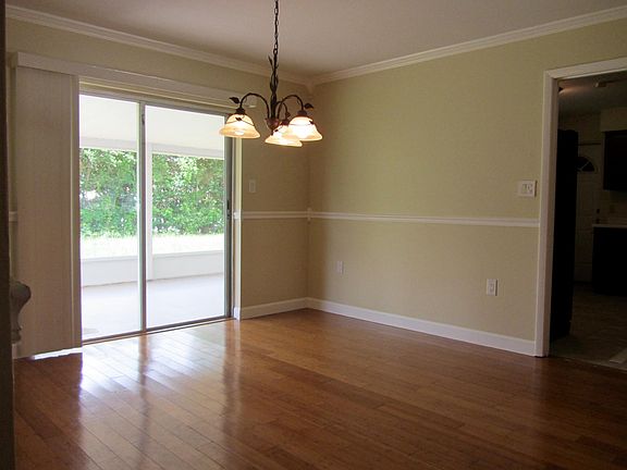 4th image of 1626 Rose Dr