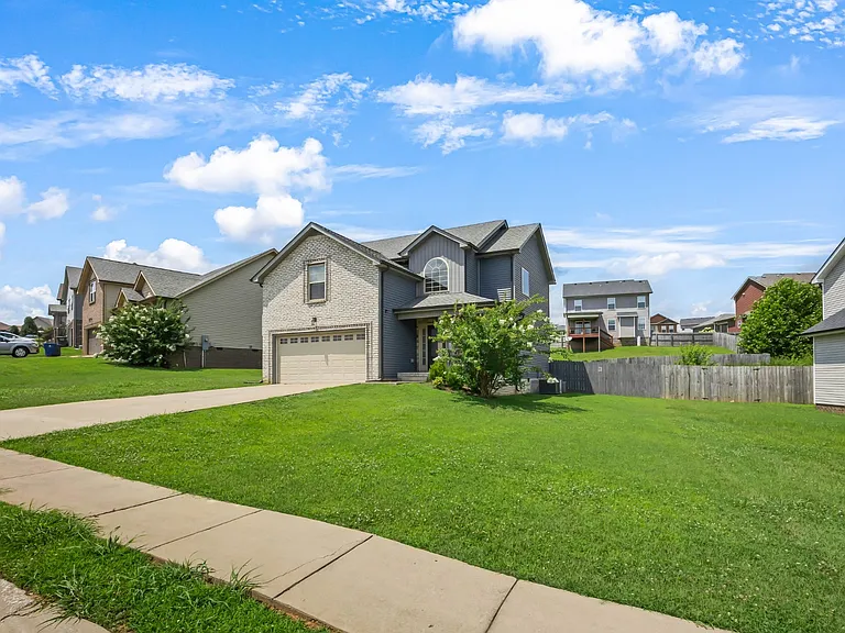 843 Crestone Ln — Photo 3