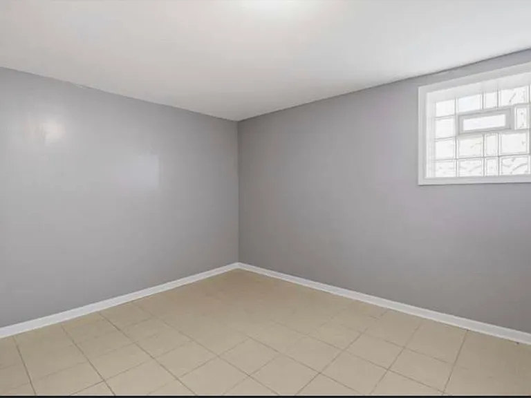 7700 S Saint Lawrence Ave #1 — Photo 5