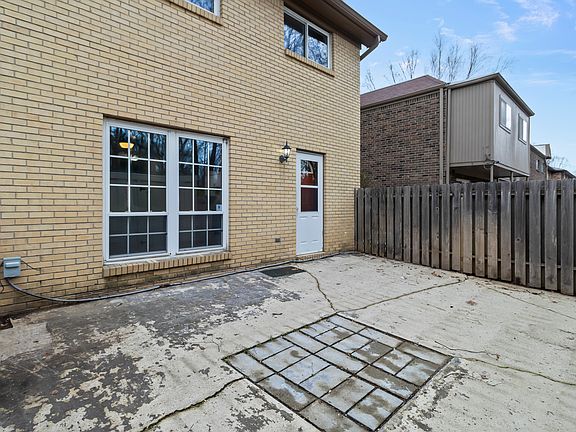 2nd image of 5507 Garden Walk Dr