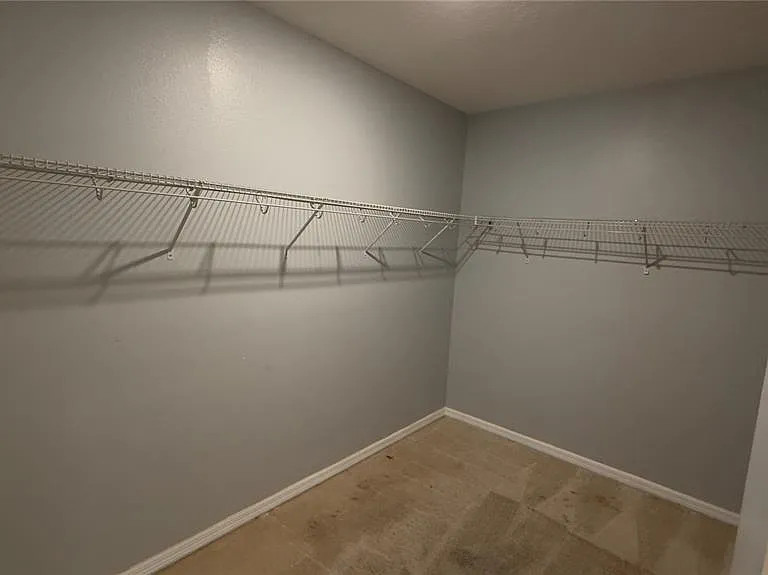 2462 Addison Creek Dr — Photo 17