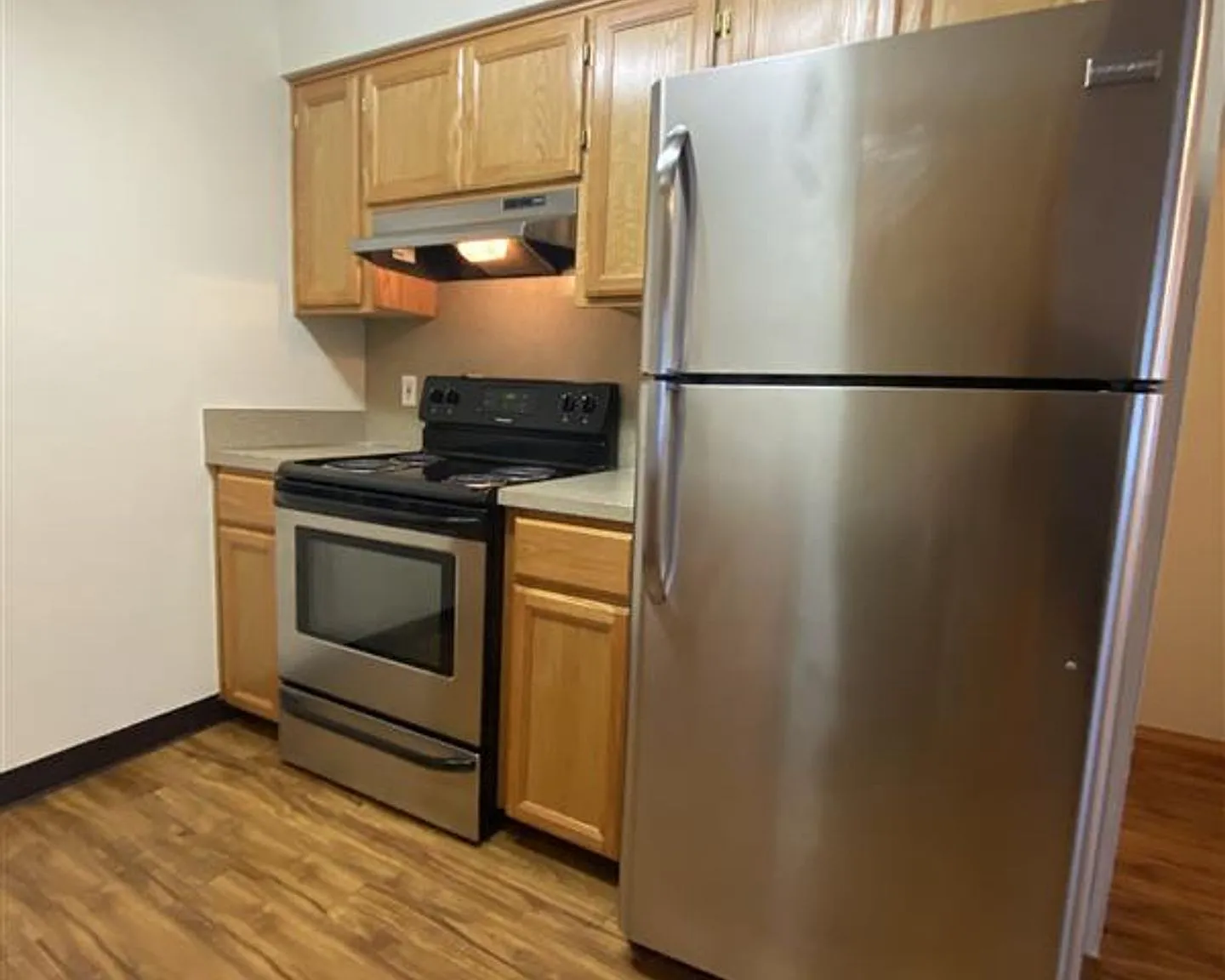 Laura Lane Apartments — Photo 2