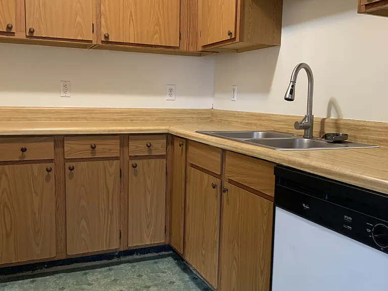 1278 S Hayne St #109-B — Photo 2