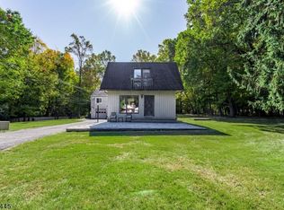 18 Ackerson Ln, Saddle River, NJ 07458