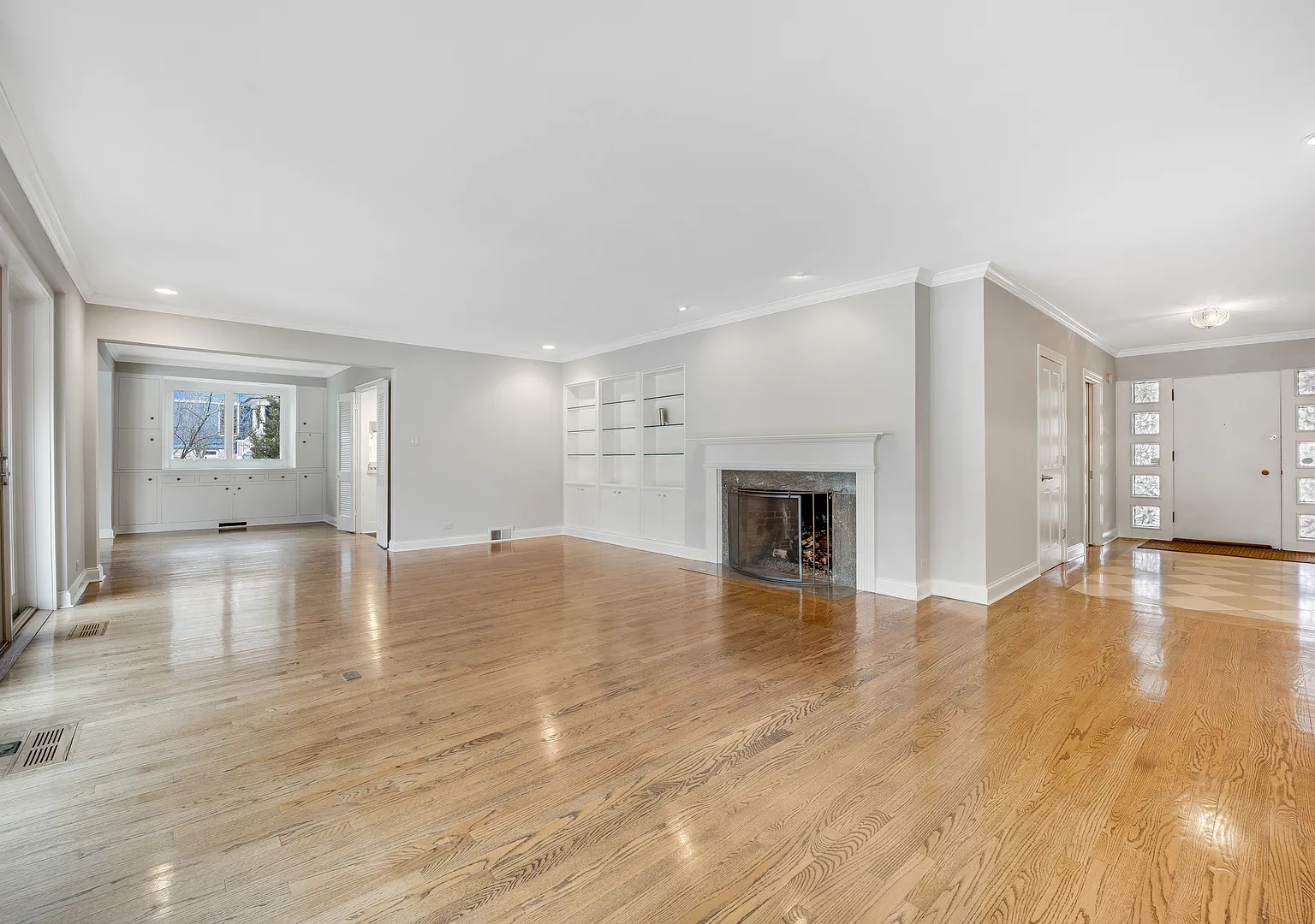 4 bed, 4.0 bath, 3400 sqft, $8,000 — Photo 4