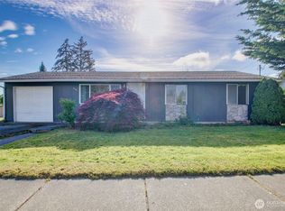 930 N Laventure Rd, Mount Vernon, WA 98273