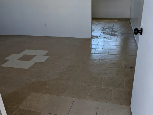 930 Pine Ave APT B, Barstow, CA 92311