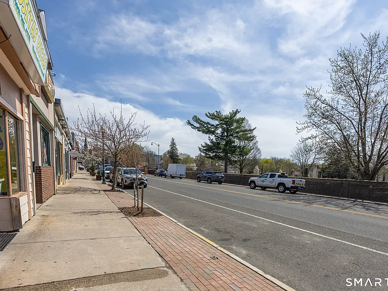 60 Center St #10 — Photo 18