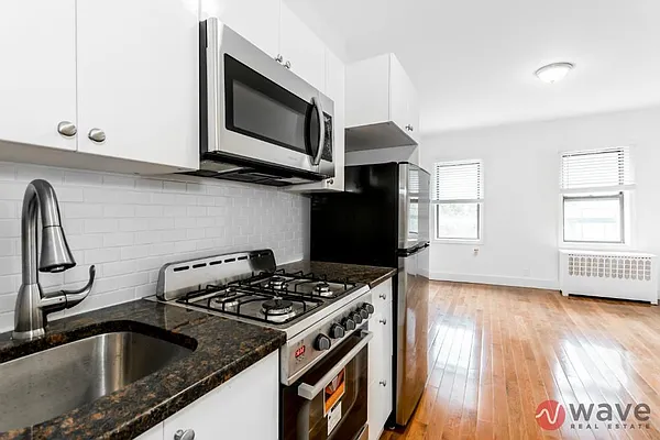 Rented by Wave Real Estate Group | media 3