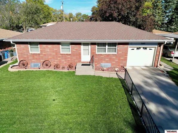 7640 Holdrege St, Lincoln, NE 68505