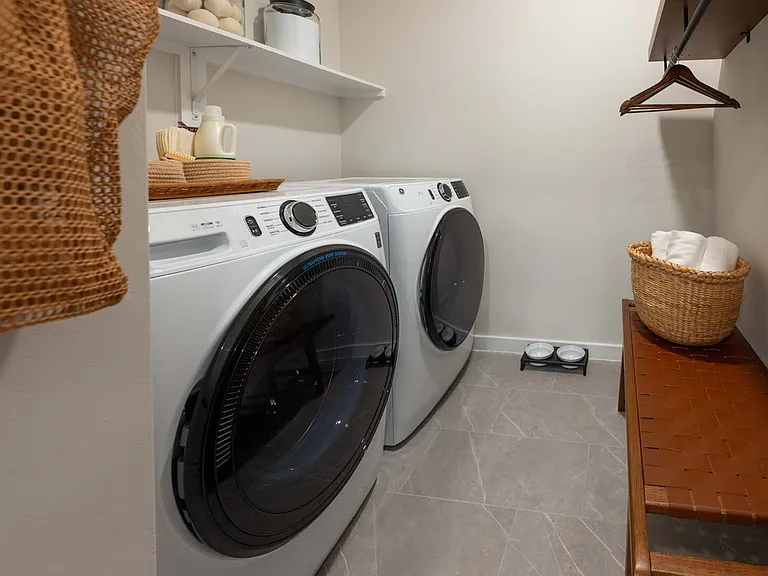 Grand Tier I Laundry Room