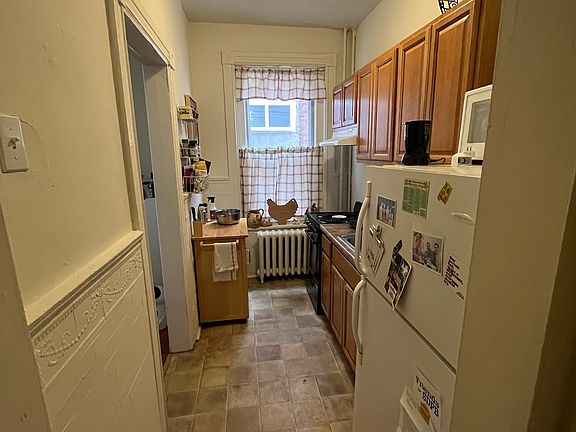 5th image of 218 Buckingham Pl Floor 2