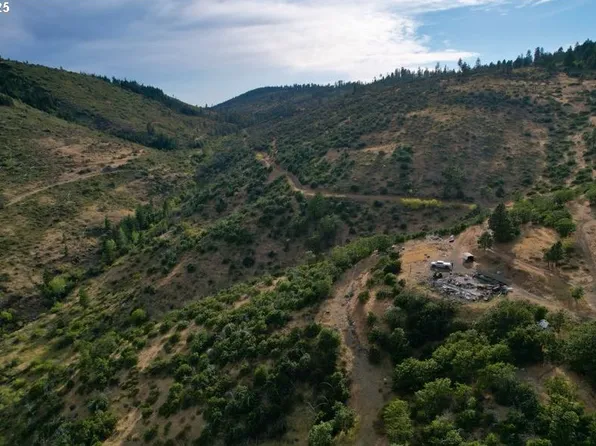 8800 Upper Mill Creek Rd, The Dalles, OR 97058