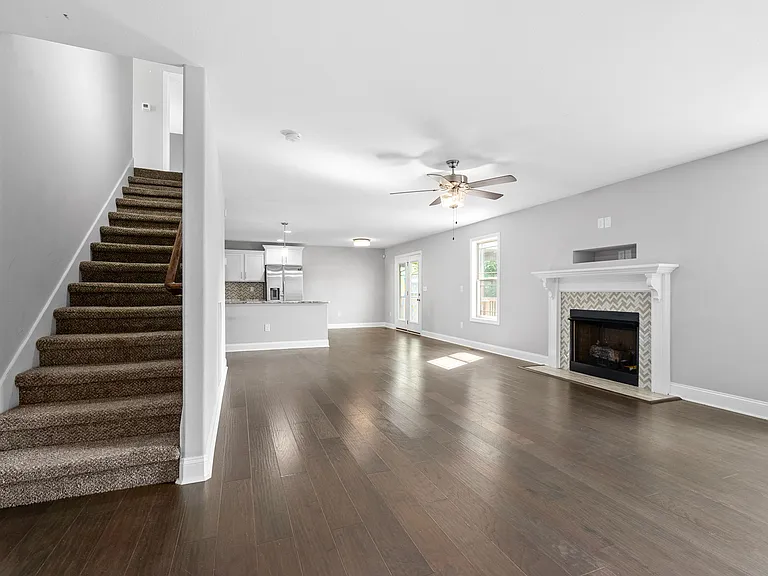 3482 Southwood Dr — Photo 8