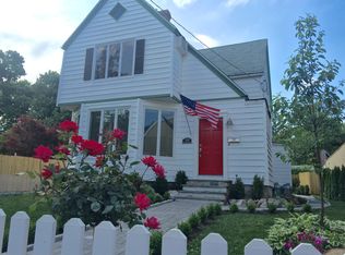 129 Rochelle St, Bronx, NY 10464