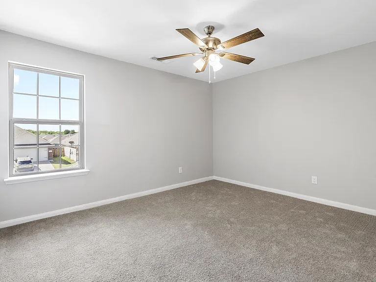 2136 Mulberry Dr — Photo 14