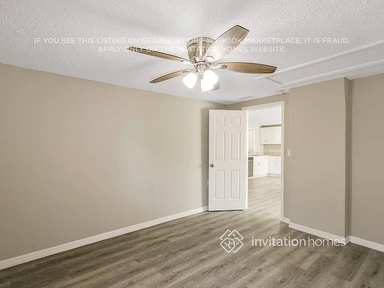 10821 Manchester Rd — Photo 13