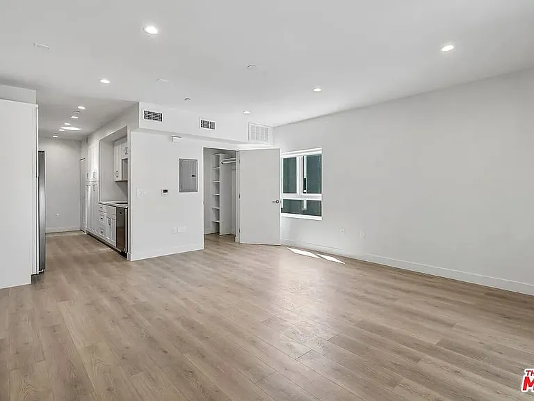 2336 Westwood Blvd #213 — Photo 6