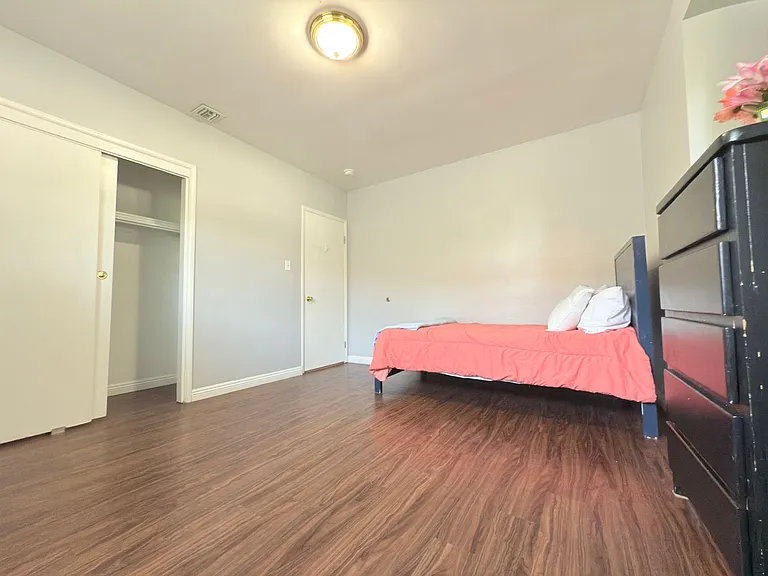 16656 Nordhoff St — Photo 18