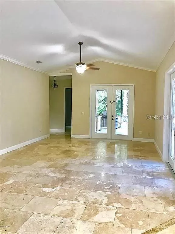 5 bed, 3.5 bath, 3238 sqft, $5,000 — Photo 3