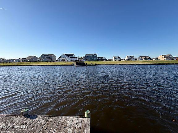 5th image of 125 Pelican Pointe Drive