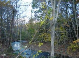 76 Walnut Tree Hill Rd #B, Sandy Hook, CT 06482