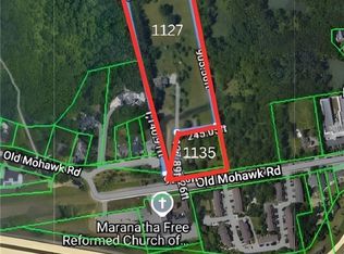 1127 & 1135 Old Mohawk Rd, Hamilton, ON L9G3K9