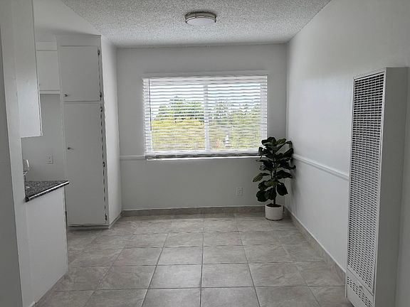 4th image of 7307 Woodman Ave #8
