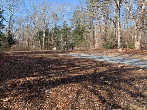 7 Meredith Road, Forestdale, MA 02644