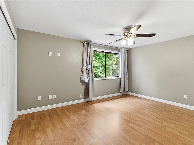 2227 SE 8th Pl — Photo 14