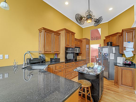 5th image of 70 W Deer Haven Ct