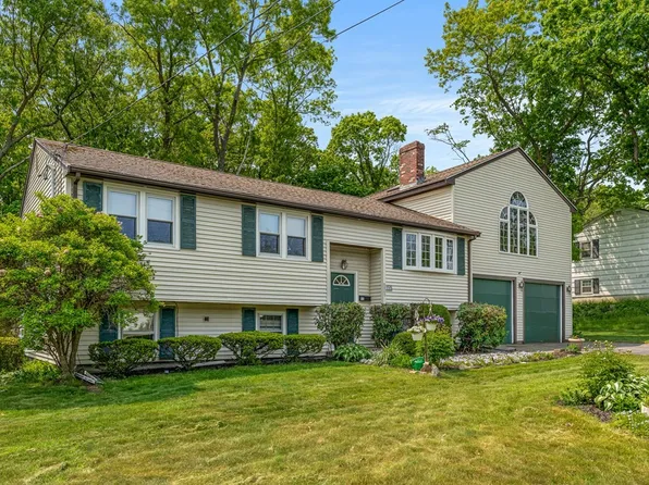 155 Coe Rd, Brockton, MA 02302