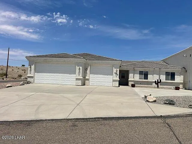 2875 Arabian Dr