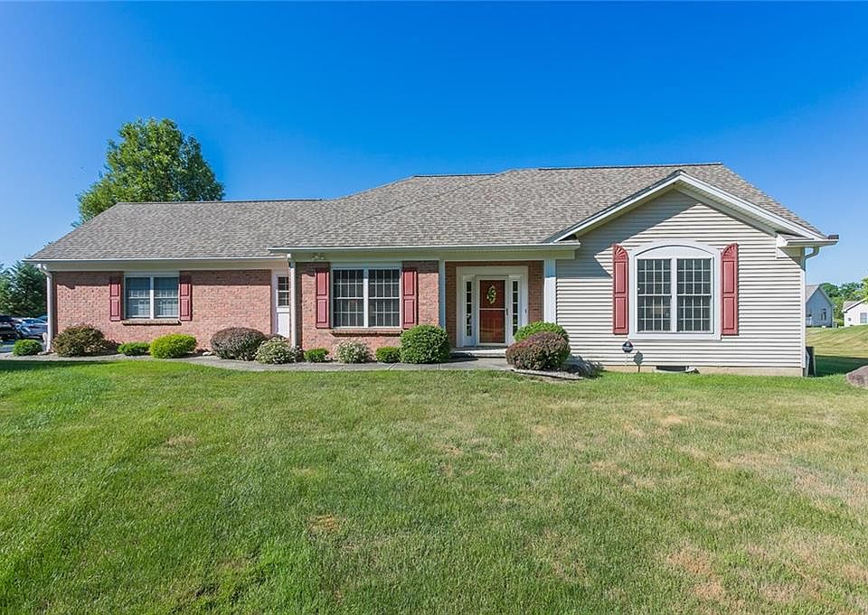 1st image of 46 Onyx Dr