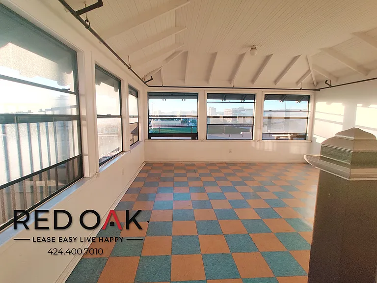 692 Valencia St #305 — Photo 3