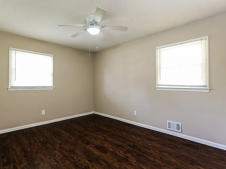 4649 Danna Dr — Photo 12