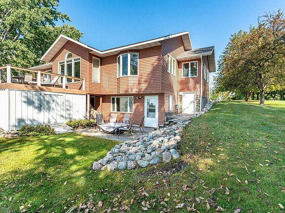 3rd image of 24864 Tri Lakes Dr