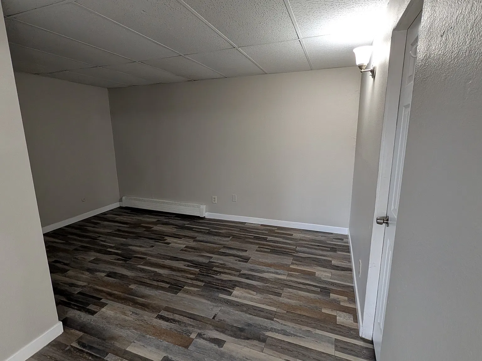 1 bed, 400 sqft, $905 — Photo 4