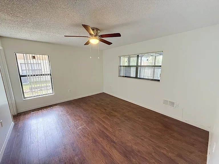 603 Estrada Ln — Photo 7